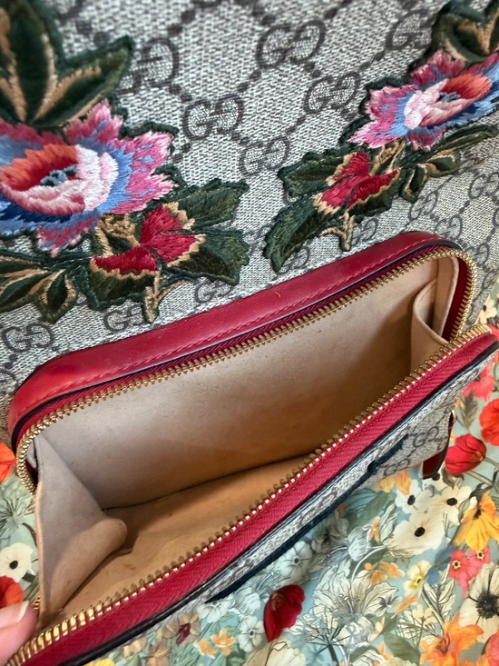 Gucci GG Supreme Kingsnake Floral Embroidered Backpack Beige Red Authentic main image 8